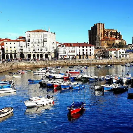 Castro Urdiales Apartment *